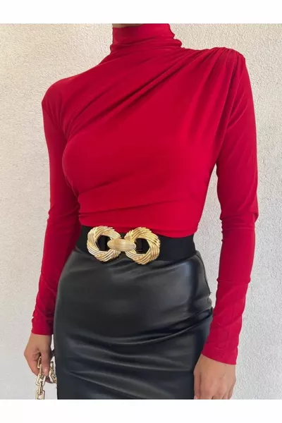 نصف حلق شيريد ساندي بلوزة