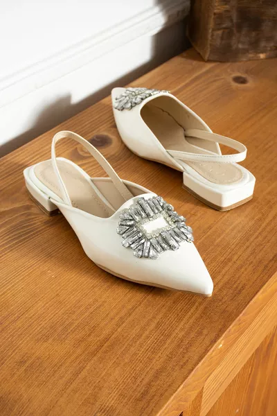 Заострен пръст Седеф Бял лъскав камък с отворен гръб Балетни обувки Сватбена рокля Лион