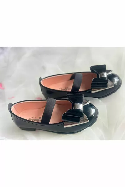 أحذية باليه من الجلد اللامع مع قمم