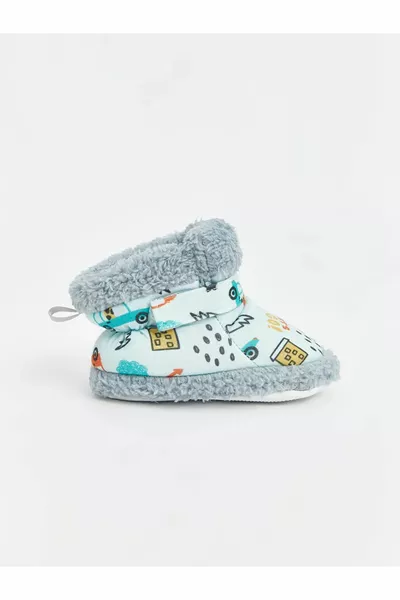 Bébé bleu bébé garçon premier pas chaussures avant de marcher