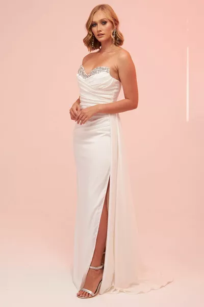 Екрю сатенена каменна дълга вечерна рокля без презрамки