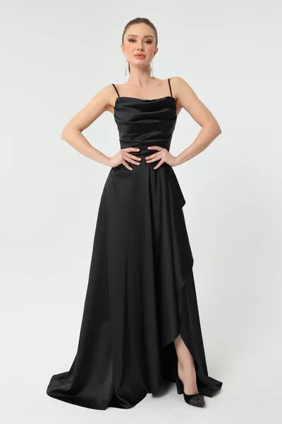 Женское черное атласное вечернее платье с воланами и выпускное платье