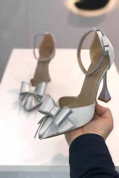 جريساتينستون القوس