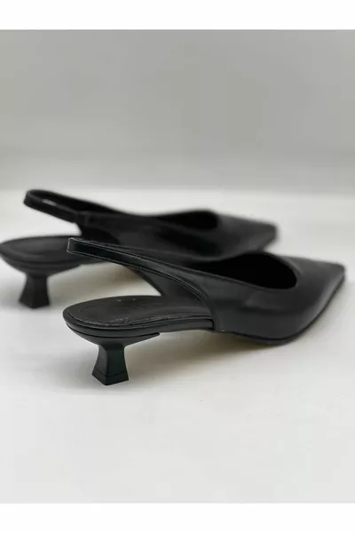 كعب صغير بكعب رفيع