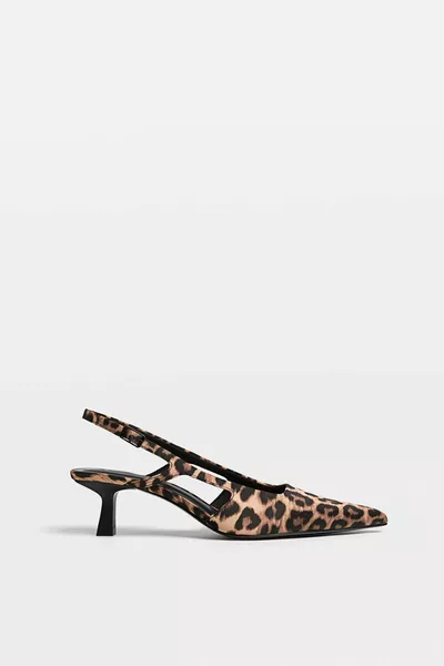 طبعة جلد الفهد والكعب المدبب القصير