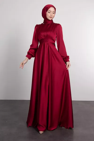 فستان سهرة محجب برباط خصر قطري من الياقة