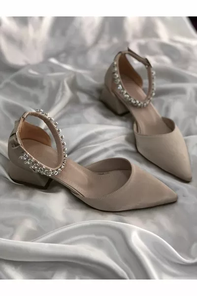САТЕНЕНИ ОБУВКИ LAILA С БЕЖОВИ КАМЪНИ 4 СМ ТОК