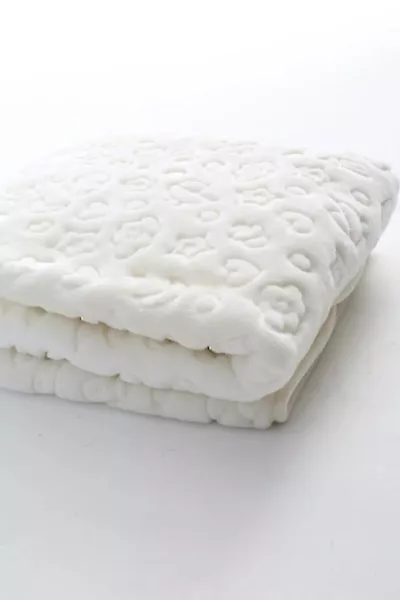 Плик за бебе с плюшени релефи, екрю ЗАБЕЛЕЖКА: (СЕЗОННО, Е ТЪНЪК)