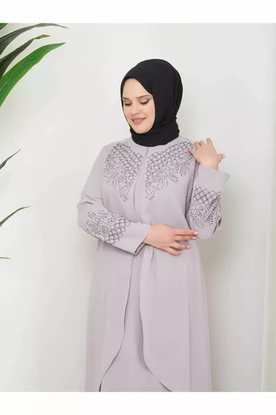 ANNE robe de soirée brodée de pierres scintillantes à encolure et manches grande taille