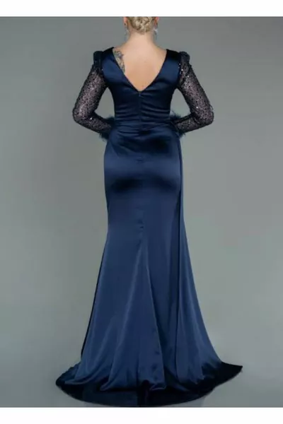 Satinärmel, Paillettenstickereien, Abendkleider mit Federn