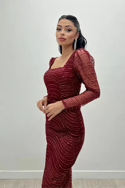 Pailletten-Bleistiftkleid aus Paillettenstoff mit quadratischem Ausschnitt - BORDEAUX