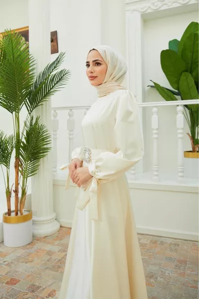 Satinärmel Gebundene Abendkleider