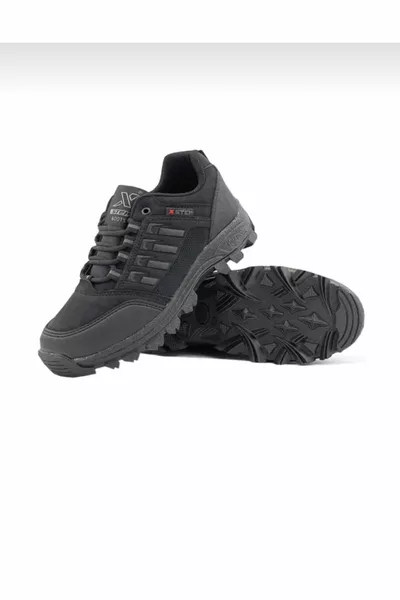 Унисекс Черные зимние треккинговые короткие сапоги