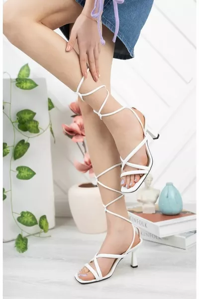 Arme City  Каблуки на шнуровке Стильная обувь