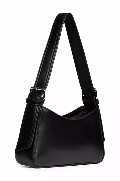 Женская черная сумка-багет на подкладке с ремешком