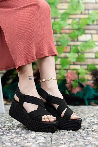 Zwarte sandalen met hoge hakken voor dames 