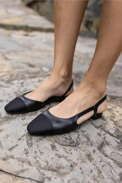 ساشا نسائية أسود أسود مزين باليه مسطح