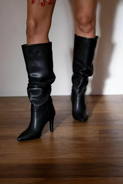 Lange Balgstiefel Schwarz