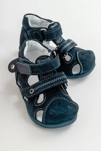 Marineblaue orthopädisch unterstützte Schuhe aus Leder für Jungen