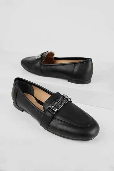 المرأة حجر الباليه الشقق البشرة السوداء