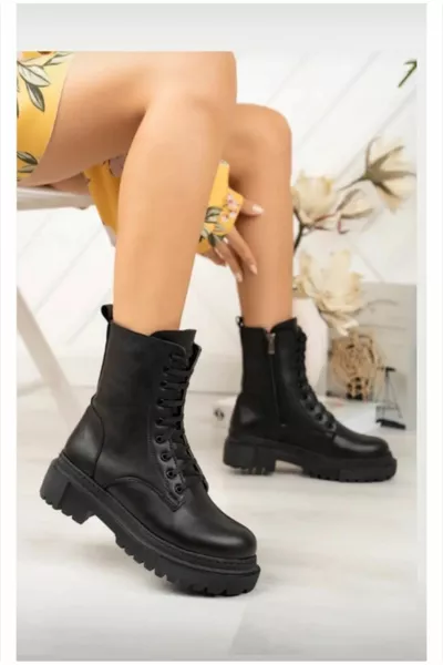 Черные ботинки на шнуровке на молнии