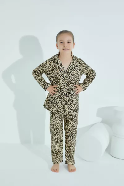 طقم بيجامة قطن بأزرار