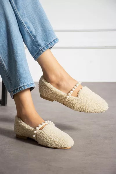 ليدي غاغا تيدي أفخم اللؤلؤ أحذية الباليه غير الرسمية مناسبة لكل من البيئات المنزلية والخارجية