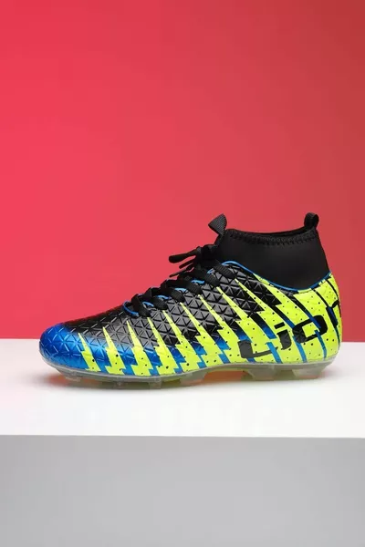 ليو شفاف وحيد الرجال Astroturf الميدان والعتاد أحذية كرة القدم