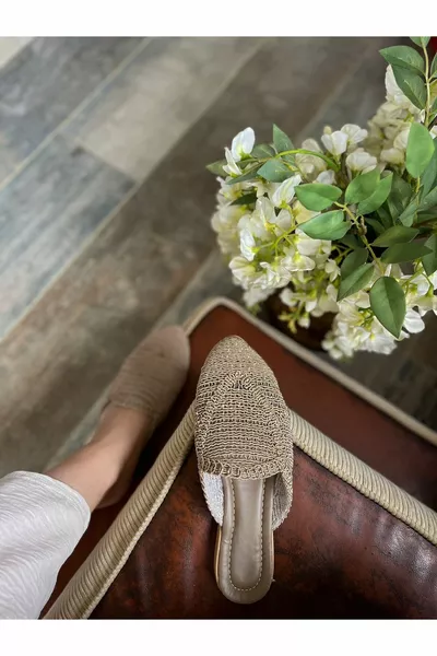 فتح تان القش محبوك النعال نموذج