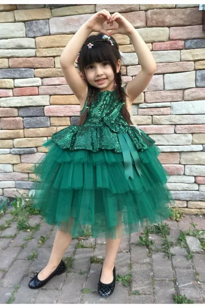 فستان تول بالترتر باللون الأخضر الزمردي للبنات