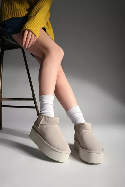 المرأة جلد طبيعي سميكة وحيد أحذية عارضة فونا