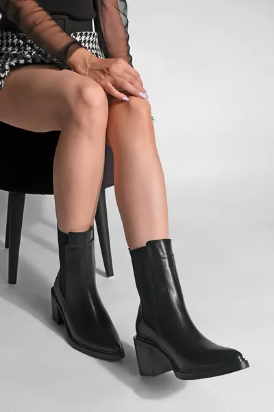 Doppelt elastische Damen Chelsea Stiefel mit Absatz Pisar Schwarz