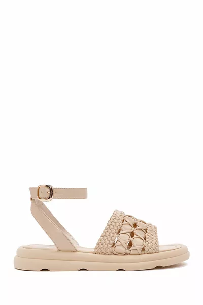 Женские босоножки с кремовым ремешком на щиколотке 