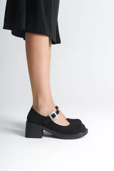 حذاء ماري جين للنساء بمشبك حجري