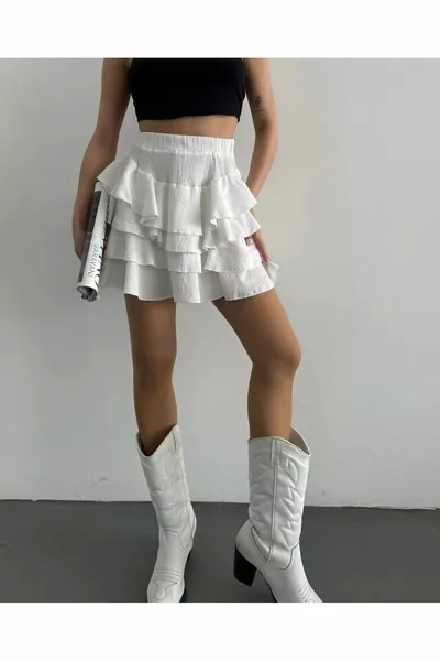 Дамска пола с волани