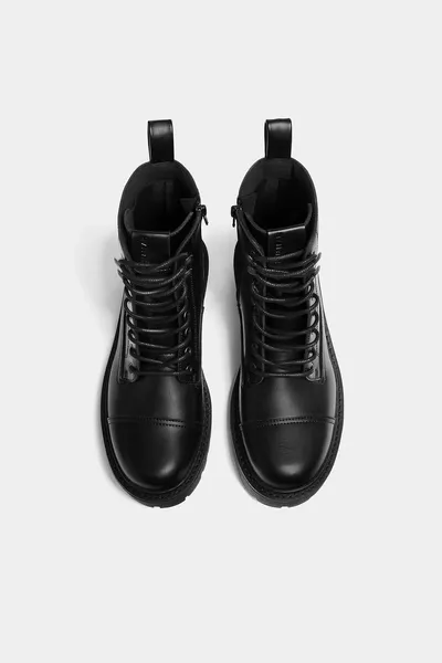 Bağcıklı düz bilekte bot