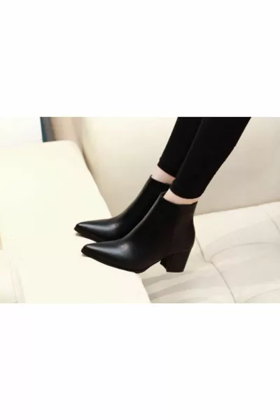 المرأة الأسود عارضة الكلاسيكية الأحذية الجلدية ذات الكعب العالي