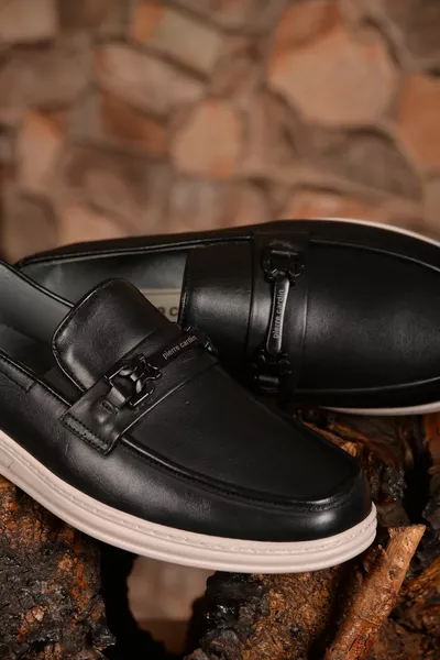 Loafer-Freizeitschuhe aus echtem Leder sind ein Modell, das Langlebigkeit und Eleganz zusammen bietet