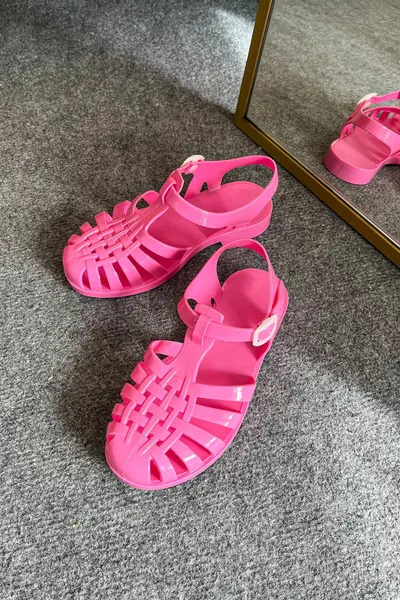 детские сандалии