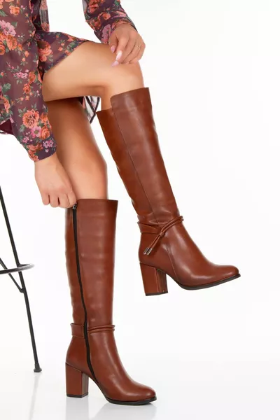 أحذية جلدية بنية نسائية بسيطة