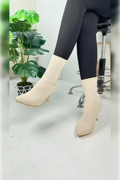 عارضة المرأة متماسكة الجوارب الجوارب الأحذية وأشار اصبع القدم الكعب الخنجر فك ضغط قصيرة شريط البيج الحذاء 