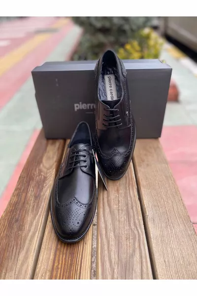  Klassische Herrenschuhe in Schwarz