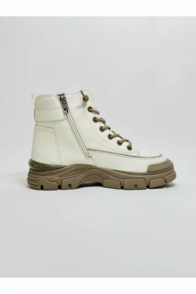 أحذية رياضية