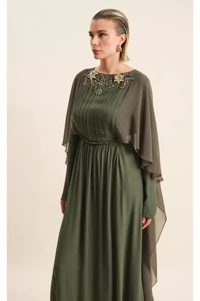 Вечернее платье из вискозы с вышивкой и фатином с вышивкой