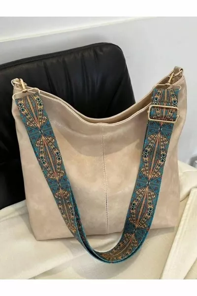 Кремава дамска луксозна чанта през рамо с шарена каишка с цип Качествена изработка и мека изкуствена кожа