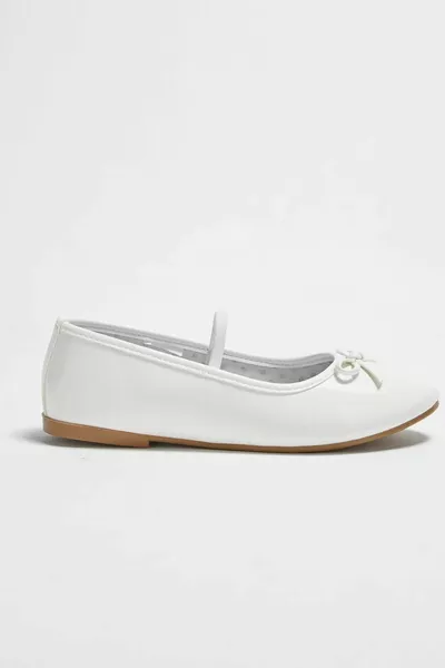 حذاء باليه أبيض للفتيات من أسلوبك في الموضة