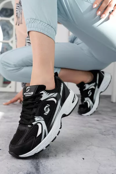 Черные женские повседневные кроссовки