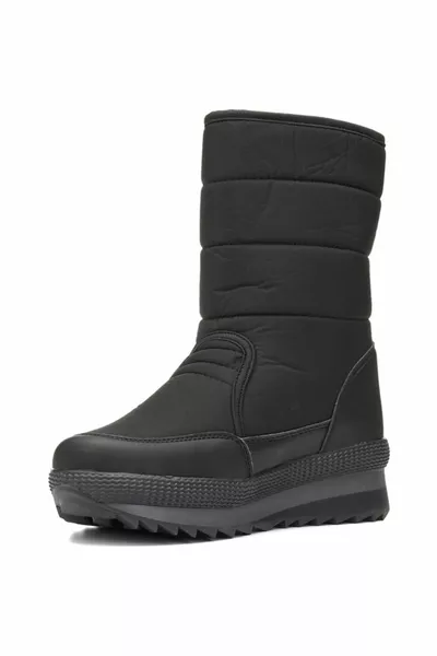 المرأة الفيلكرو نعل أحذية الثلج وحيد مع الفراء داخل 