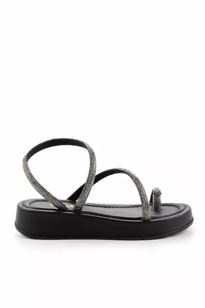 صنادل نسائية من الجلد الطبيعي باللون الأسود 