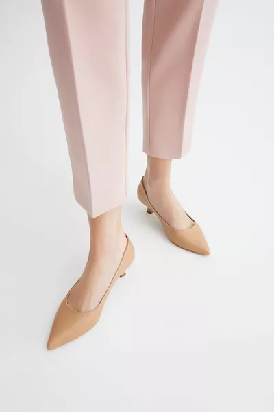 أحذية نسائية طبيعية